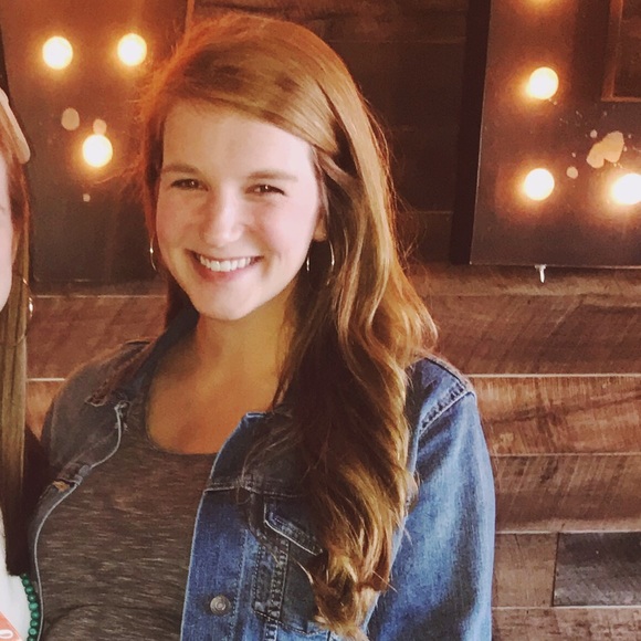 Meet your Posher, Erin - Picture 1 of 1